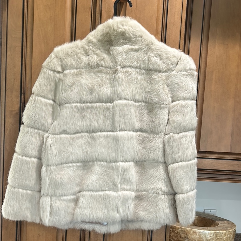 Dolce Cabo Plush fur Jacket in Cream - Picture 6 of 6